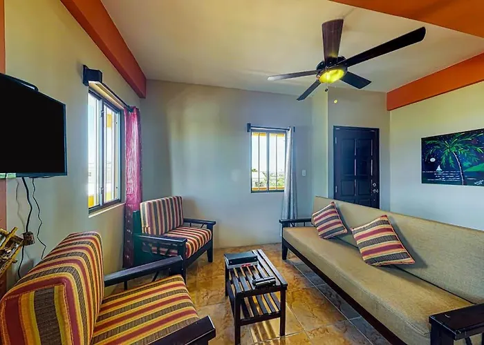 Eastern #8 At Laguna Apartment