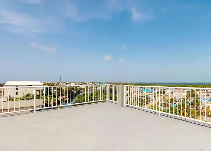 Eastern #8 At Laguna Apartment